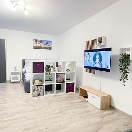 Perfekte 1,5 Wohnung Zentral In Leonberg Gegenueber Einkaufzentrum Extérieur photo