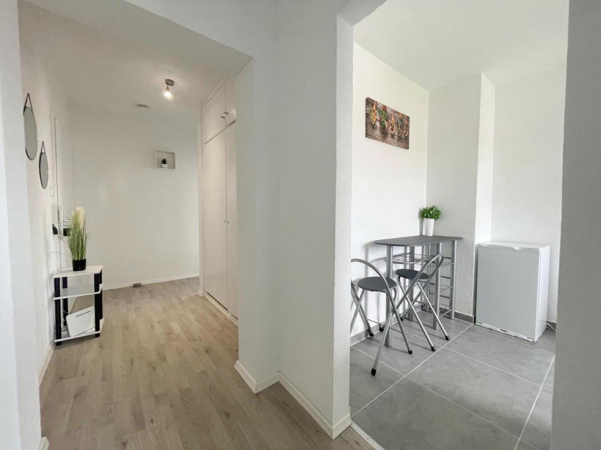 Perfekte 1,5 Wohnung Zentral In Leonberg Gegenueber Einkaufzentrum Extérieur photo