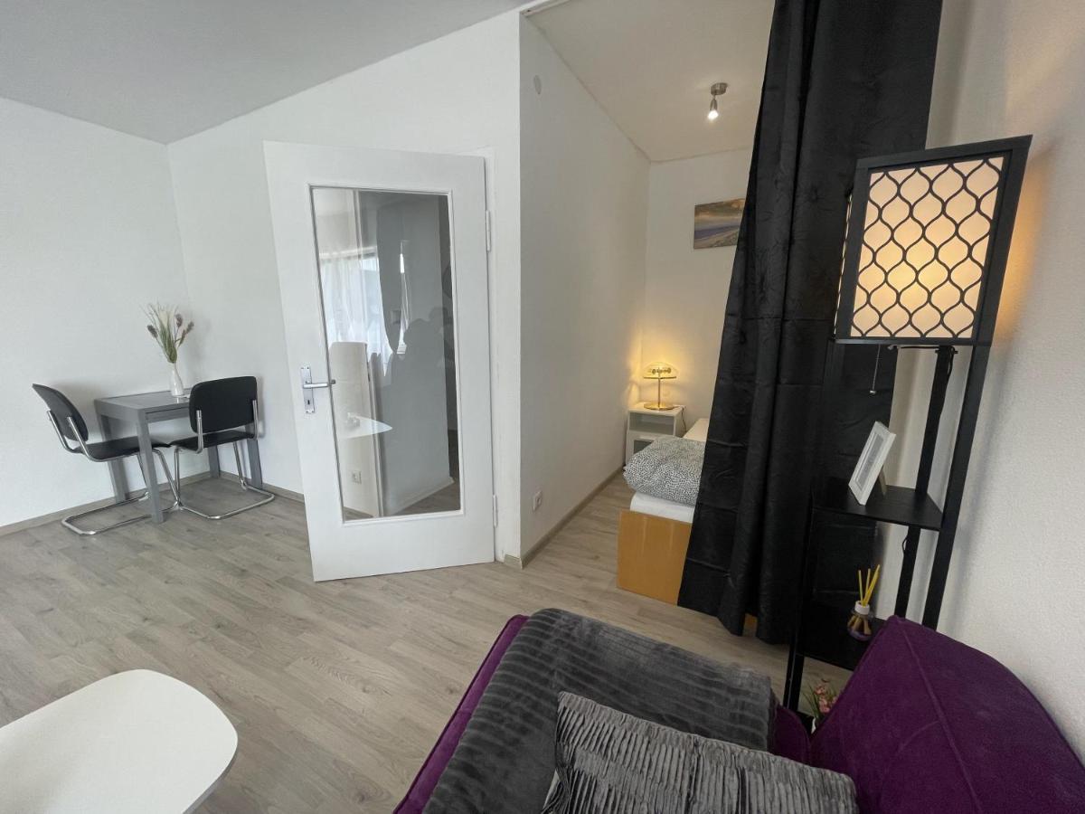 Perfekte 1,5 Wohnung Zentral In Leonberg Gegenueber Einkaufzentrum Extérieur photo